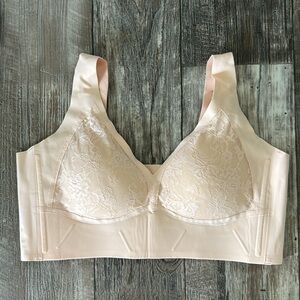 BEAUTIFUL BRA, COLOR AND STYLE, LIKE NEW